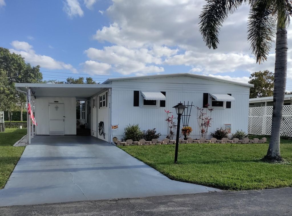 8270 South Street, Boca Raton, FL 33433