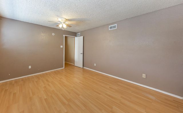 304 N Englewood Avenue, Lubbock, TX 79416