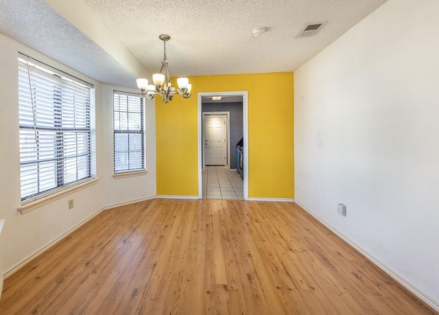 304 N Englewood Avenue, Lubbock, TX 79416