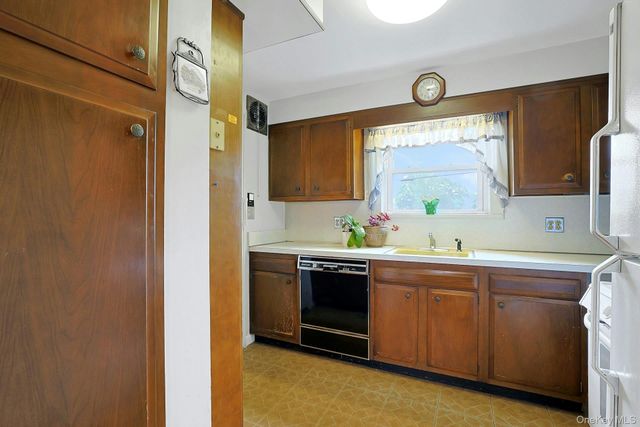 352 Fort Washington Avenue, Hawthorne, NY 10532