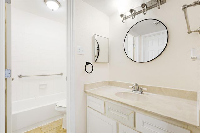 18519 Egret Bay Boulevard 1517, Webster, TX 77058