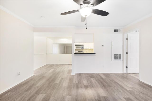 18519 Egret Bay Boulevard 1517, Webster, TX 77058