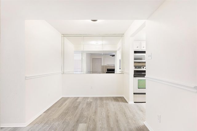 18519 Egret Bay Boulevard 1517, Webster, TX 77058