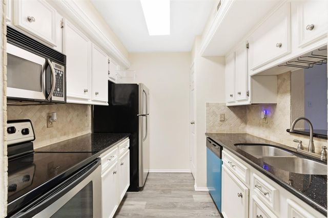 18519 Egret Bay Boulevard 1517, Webster, TX 77058