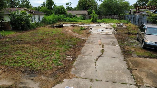 2914 Ebbtide Drive, Houston, TX 77045