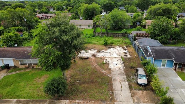 2914 Ebbtide Drive, Houston, TX 77045
