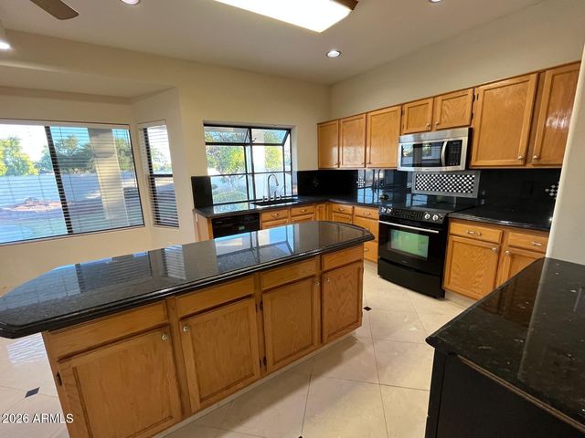 5545 W WETHERSFIELD Drive, Glendale, AZ 85304