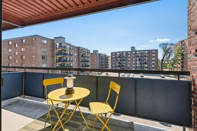 32 Whites Ave E441, Watertown, MA 02472