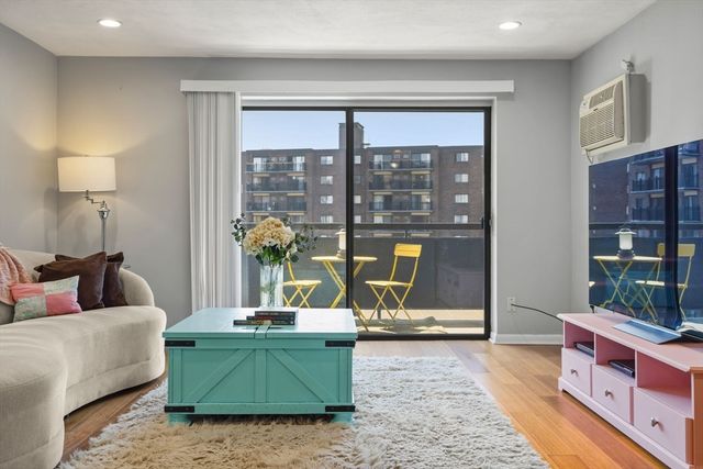 32 Whites Ave E441, Watertown, MA 02472