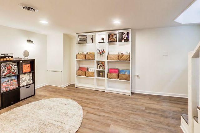 7530 W Devon Avenue, Chicago, IL 60631