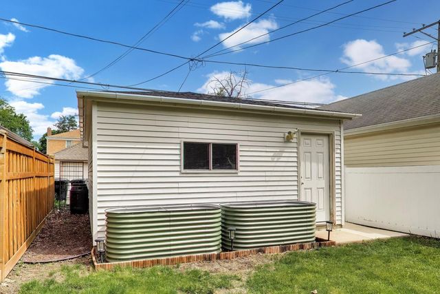 7530 W Devon Avenue, Chicago, IL 60631