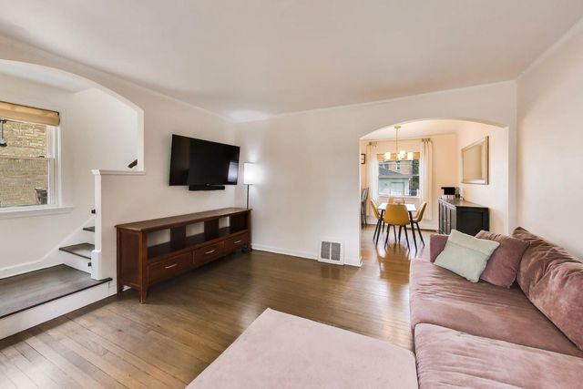 7530 W Devon Avenue, Chicago, IL 60631