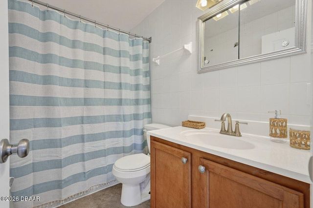 102 S Peninsula Dr Apt 202, Daytona Beach, FL 32118