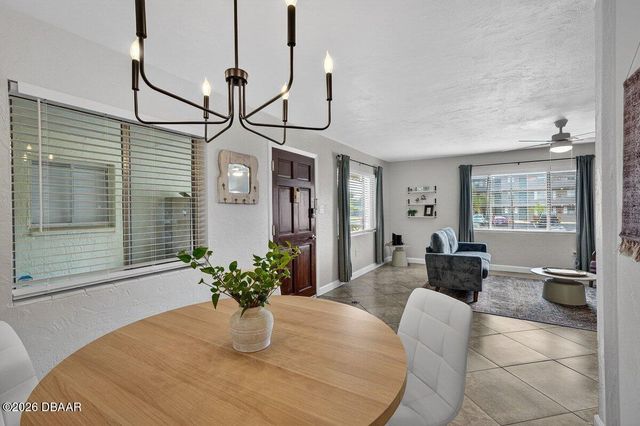 102 S Peninsula Dr Apt 202, Daytona Beach, FL 32118