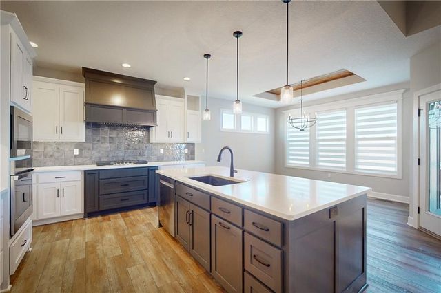 17701 Crystal Street, Overland Park, KS 66013