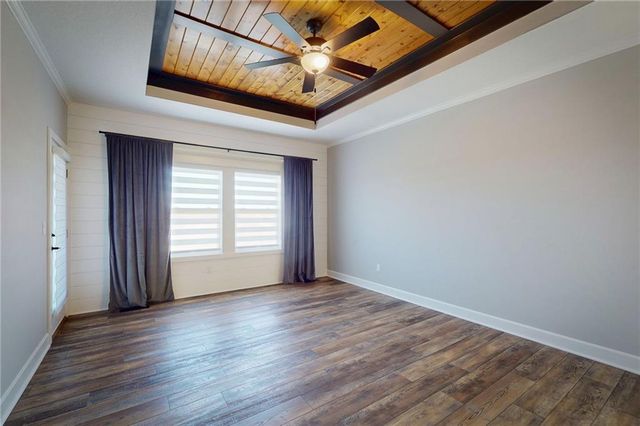 17701 Crystal Street, Overland Park, KS 66013