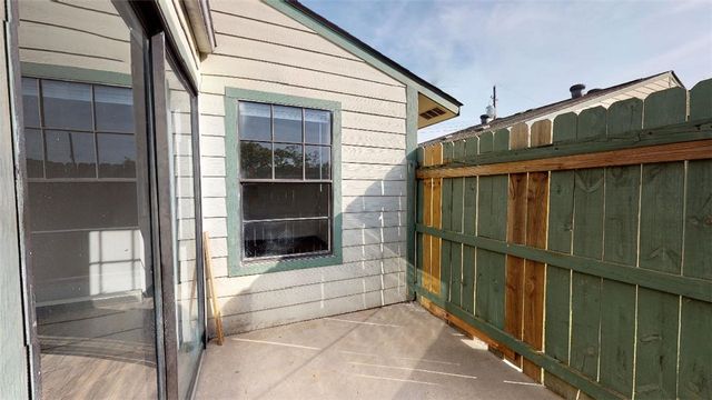 725 Peppertree Drive 31, Bryan, TX 77801