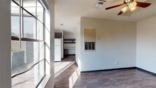 725 Peppertree Drive 31, Bryan, TX 77801