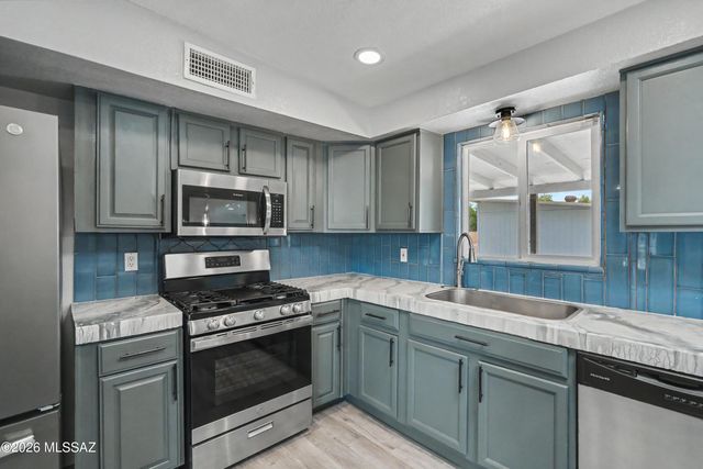 8534 E Ruby Drive, Tucson, AZ 85730