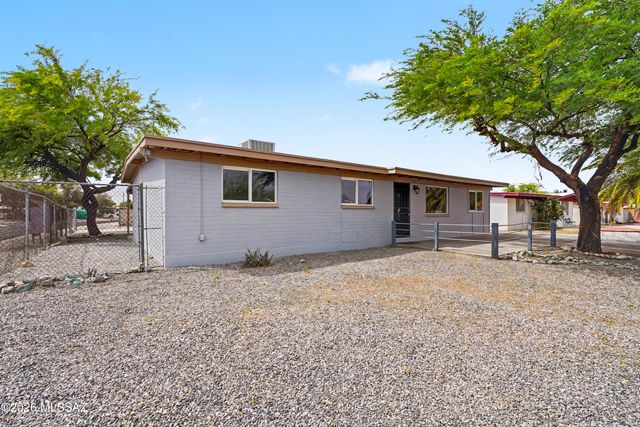 8534 E Ruby Drive, Tucson, AZ 85730