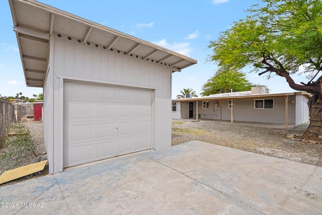 8534 E Ruby Drive, Tucson, AZ 85730