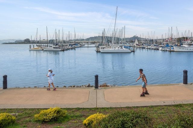 319 319 Commodore DR, Richmond, CA 94804