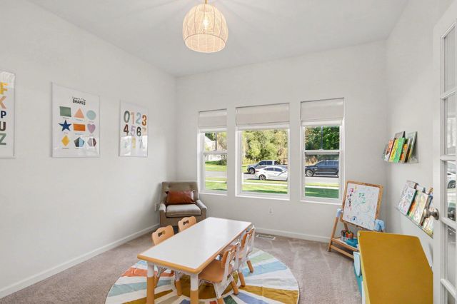 15 Beymoure Street, Kalamazoo, MI 49009