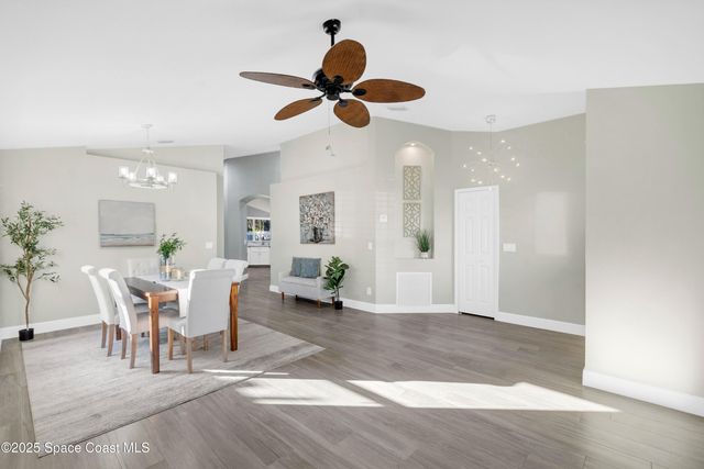 595 Sedgewood Circle S, Melbourne, FL 32904