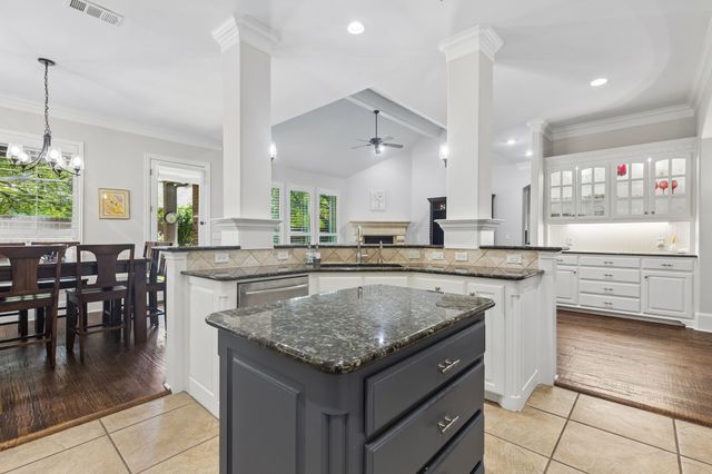 425 Waterford Lane, Colleyville, TX 76034