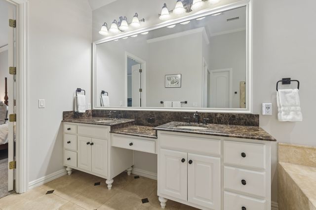 425 Waterford Lane, Colleyville, TX 76034