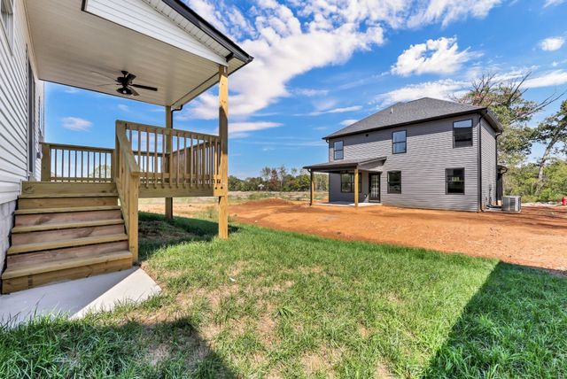 307 Switchgrass Dr, Clarksville, TN 37042