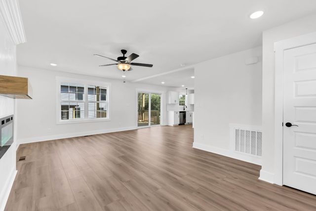 307 Switchgrass Dr, Clarksville, TN 37042