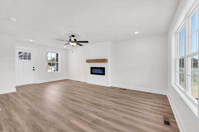 307 Switchgrass Dr, Clarksville, TN 37042