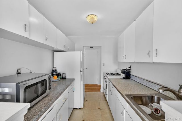 25 Sunnyside Drive 6C, Yonkers, NY 10705