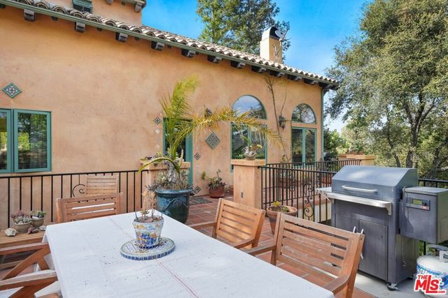 754 Basin Drive, Topanga, CA 90290