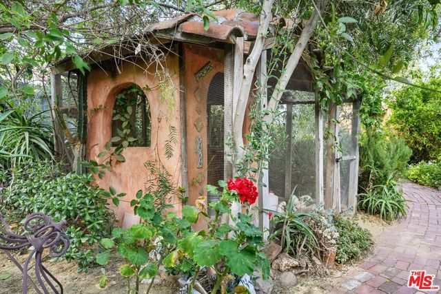 754 Basin Drive, Topanga, CA 90290