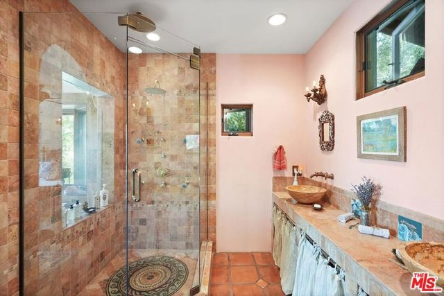 754 Basin Drive, Topanga, CA 90290