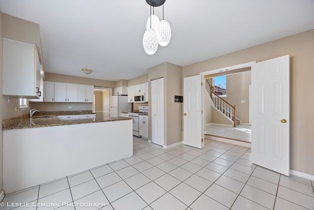 248 Bobolink Drive, Grayslake, IL 60030