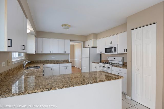 248 Bobolink Drive, Grayslake, IL 60030