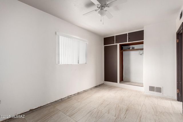 418 E Roger Road, Tucson, AZ 85705