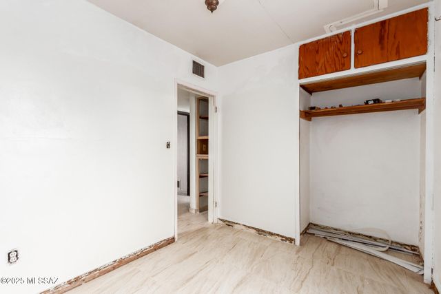 418 E Roger Road, Tucson, AZ 85705