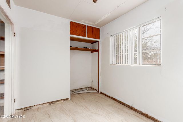 418 E Roger Road, Tucson, AZ 85705