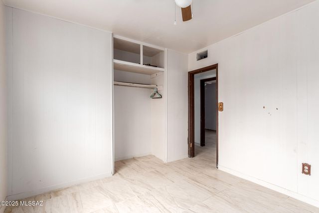 418 E Roger Road, Tucson, AZ 85705