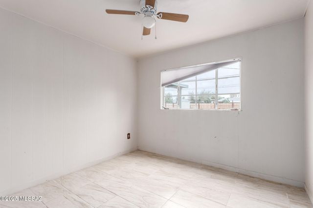 418 E Roger Road, Tucson, AZ 85705