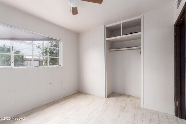 418 E Roger Road, Tucson, AZ 85705