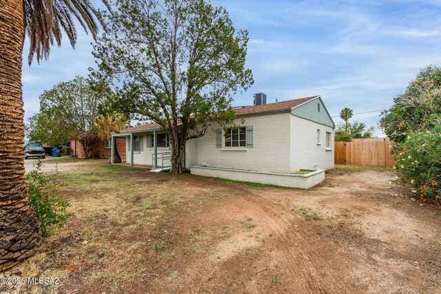 418 E Roger Road, Tucson, AZ 85705