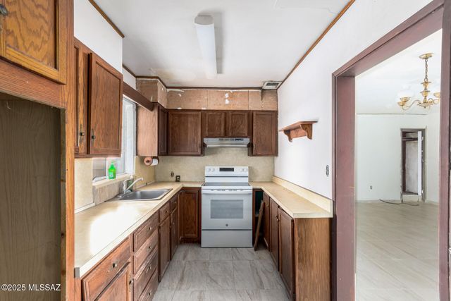 418 E Roger Road, Tucson, AZ 85705