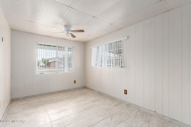 418 E Roger Road, Tucson, AZ 85705