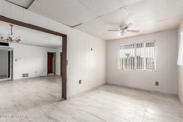 418 E Roger Road, Tucson, AZ 85705