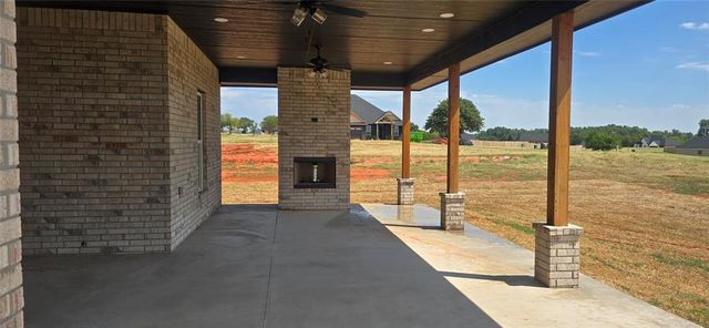 1163 Wolf Creek Drive, Blanchard, OK 73010